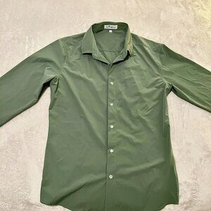 Uniqlo Green Casual Button Down Shirt with Classic Collar